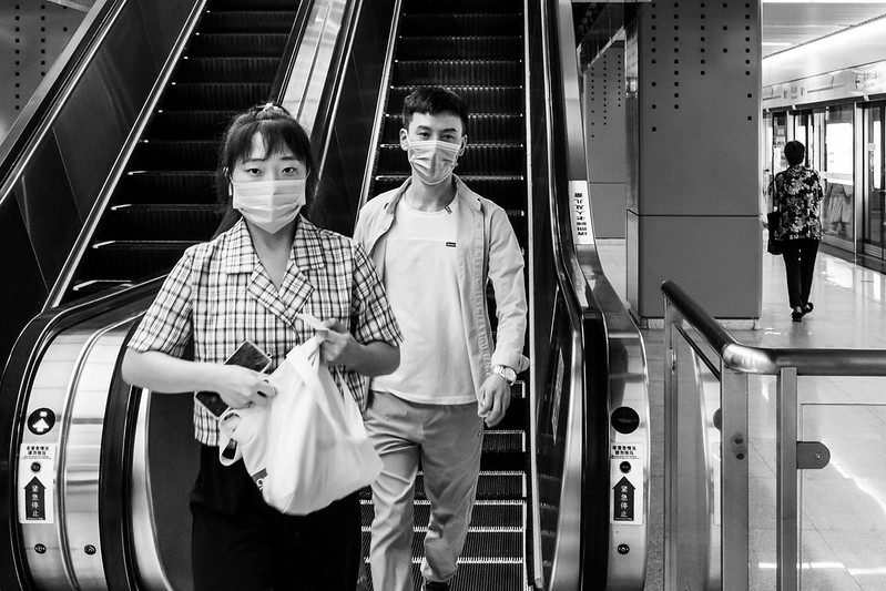 Photo: Unexpected Meeting (Qingdao), by Gauthier DELECROIX – 郭天
